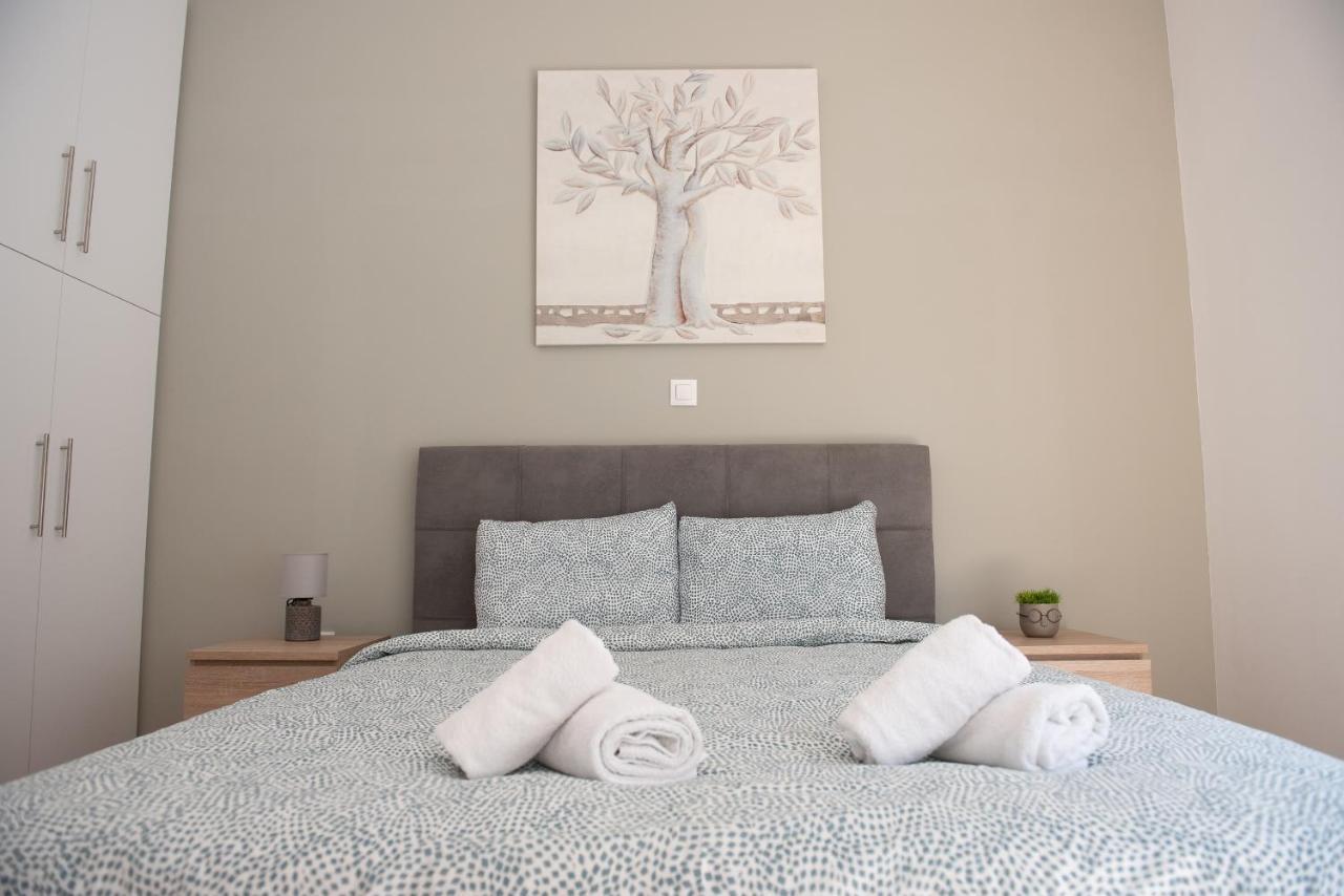 Newly Renovated Flat 500M From Subway Station Apartment Athena Bagian luar foto