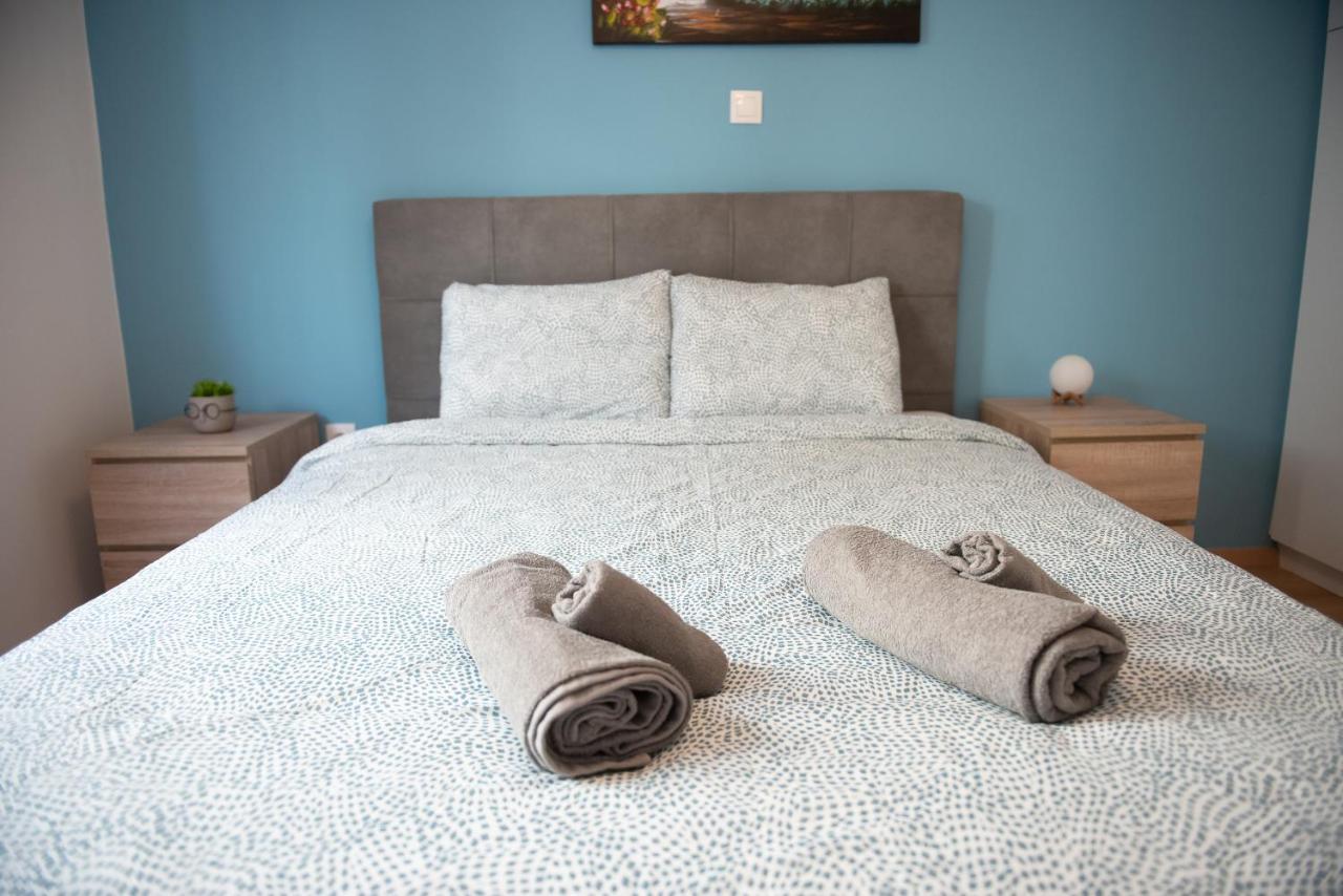 Newly Renovated Flat 500M From Subway Station Apartment Athena Bagian luar foto