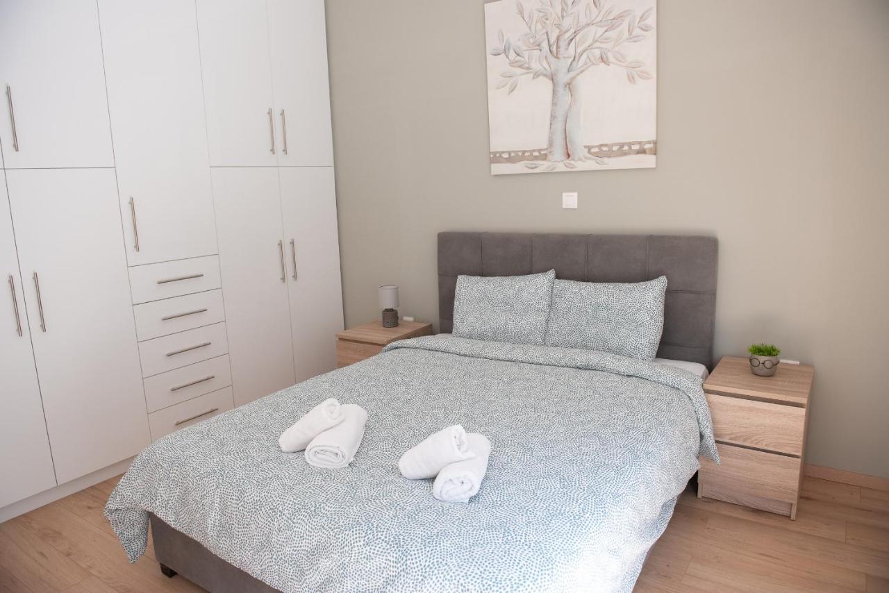 Newly Renovated Flat 500M From Subway Station Apartment Athena Bagian luar foto